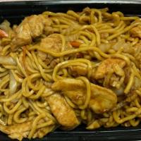 Chicken Lo Mein · Egg noodle dish with poultry.