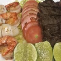 Camarones Al Ajillo · Grilled shrimp.