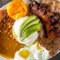 Bandeja Ecuatoriana · Carne à la parrilla. Arroz, maduro, habichuelas, chicharrón, huevo frito, aguacate y tortill...