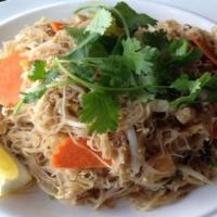 Pad Mie Thai · Sautéed thin rice noodles with choice of meat, egg, tofu, ground peanut, bean sprout, and sc...