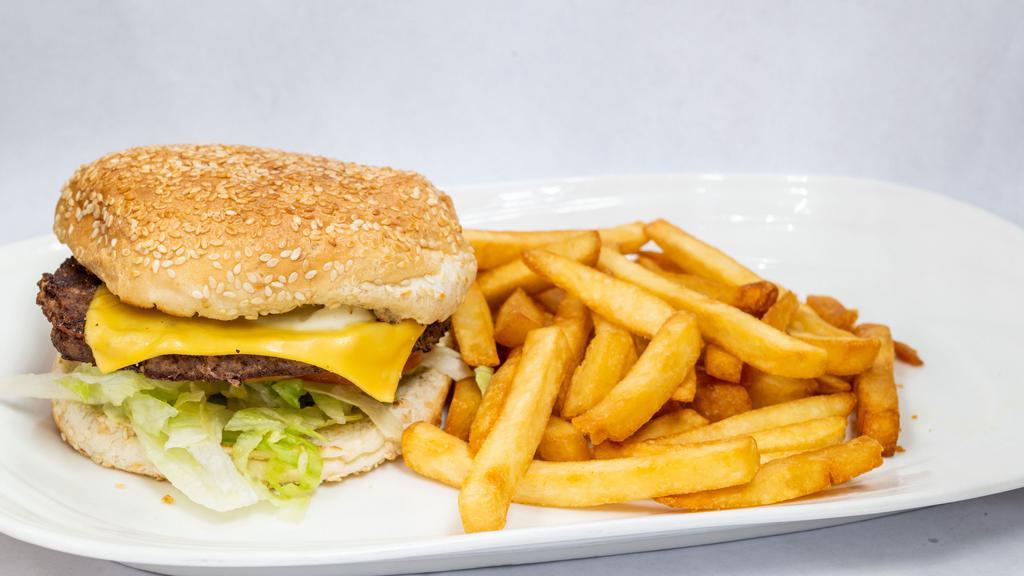 Cheese Burger Deluxe  · Cheese Burger with lettuce, tomato, mayonnaise and ketchup with French fries  on the side