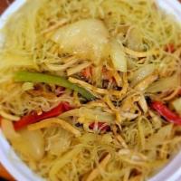Singaporean Noodles (Non-Vegan) 星洲米粉 Rn08 · Curry sauce, thin rice noodle (almost like vermecelli), king shroom, green and red pepper, v...