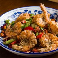 椒盐虾 Salt & Pepper Prawns · Crispy shrimp, stir-fried garlic, pepper, onions.
