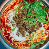 成都肉末担担面 Chengdu Dan Dan Noodles · Mild. Peppercorn chilli oil, minced pork.