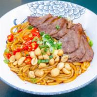湖南牛肉卤粉 Beef Brine Rice Noodles · Spicy. Sliced beef, pickled peppers, peanuts
(+3 sour string beans w. minced pork).