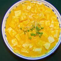  蟹黄豆腐 Golden Yolk Tofu · Silken tofu, salted duck egg yolk, highly recommended.