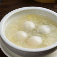 花生|芝麻汤圆 Sticky Glutinous Rice Balls (4Pcs) · Rice balls in sweet soup (peanut & sesame paste).