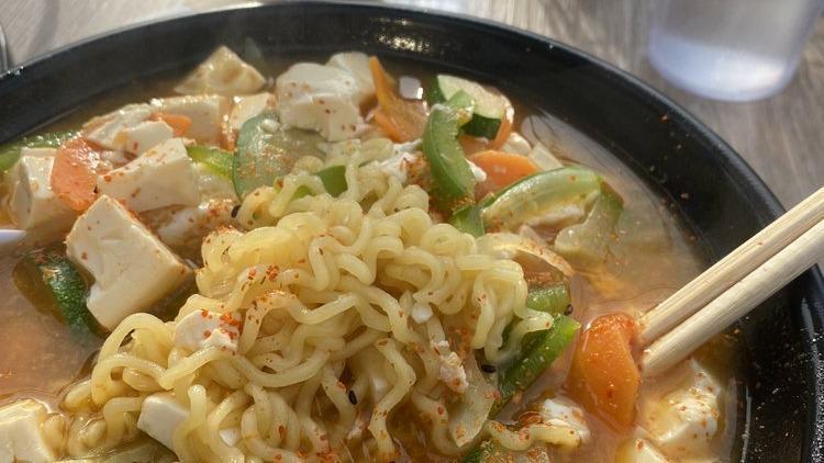 Ramen · Korean Curly noodle soup with egg & veg