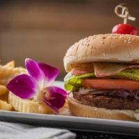 Hamburguesa Vegetariana · Grilled Vegetarian Burger, Vegetarian Bacon, lettuce, tomato, cheese, caramelized red onions...