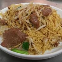 Beef Pan Fried Noodles / 牛肉炒面 · Beef and mixed vegetable.