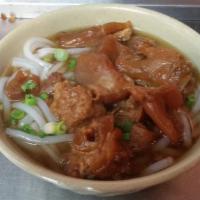 Beef Stewed Noodle Soup / 和味牛腩湯面 · Stewed beef brisket and tendon.