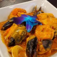 Mariscos Viagra / Seafood Viagra · Mejillones, almejas, pescado y camarones en nuestra salsa viagra. / Mussels, clams, fish and...