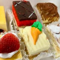Mini Pastries Sample Box · A selection of 6 italian mini pastries ( tiramisu-napoleon-cheesecake-carrot cake-italian ra...