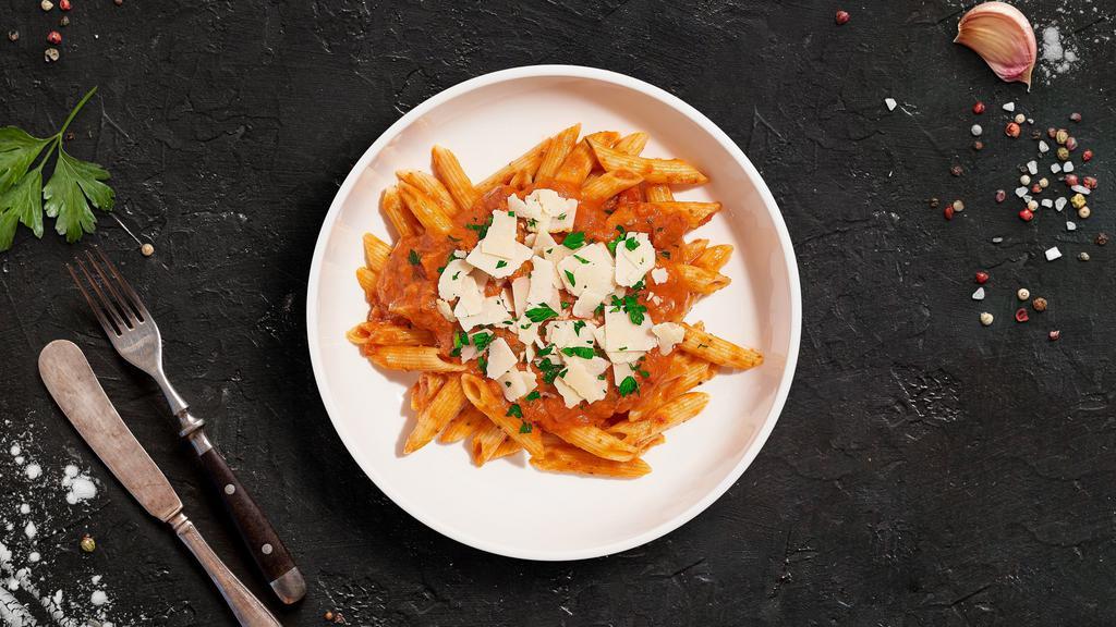 It'S The Vodka Talking Pasta (Penne) · Creamy tomato and white sauce blend cooked with penne. Served with bread.