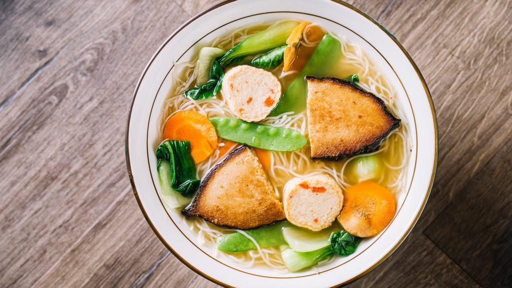 Vegan Fish With Scallop Noodles · Vegan fish, vegan scallops, carrots, shanghai bok choy, noodles.