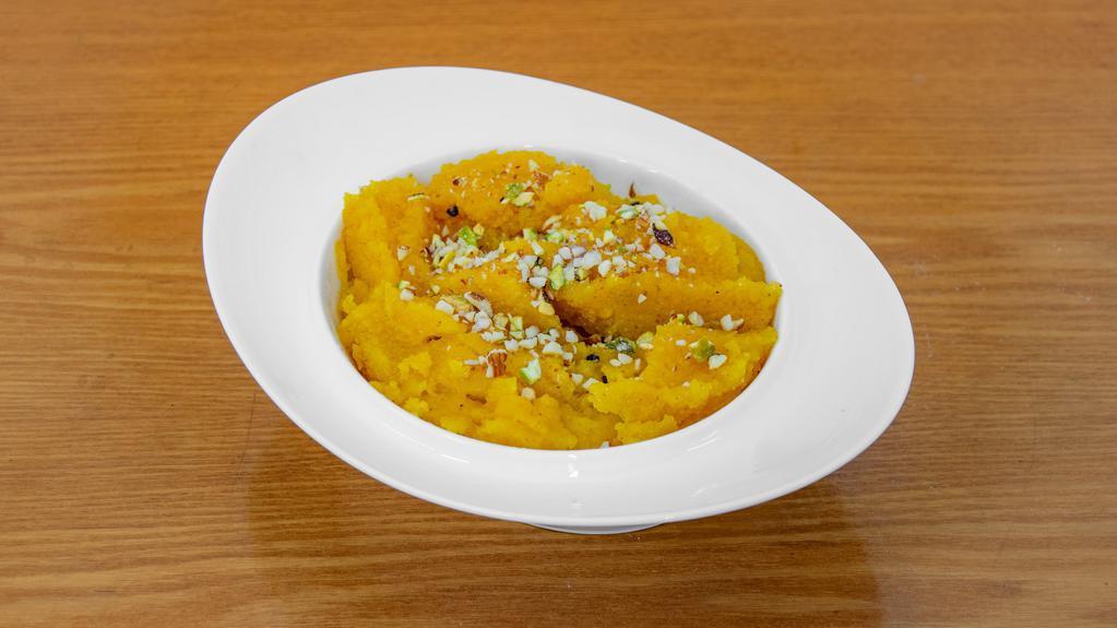 Halwa Puri · 2 Puri - Halwa and chickpeas