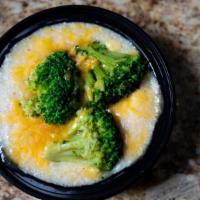 Broccoli & Cheddar Cheese Grits · 