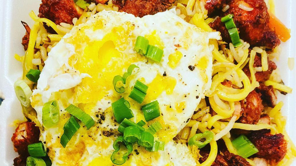 Triple Decker( Rice And Noodle Mix) · Triple decker (veg or egg or chicken) fried rice with chinese spices & fried noodles tossed with sauce topped with fried egg.