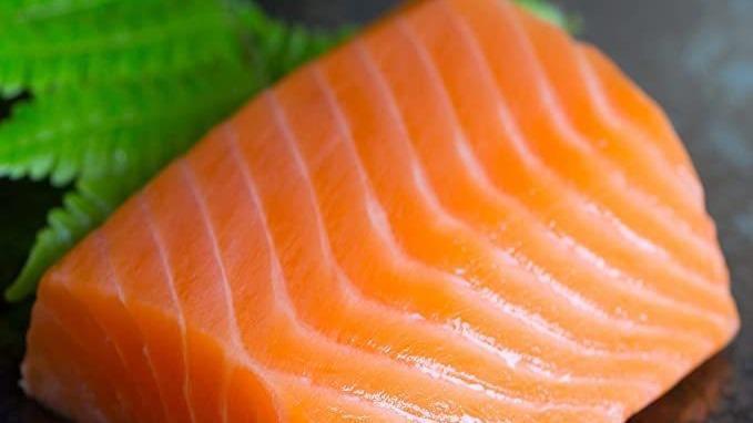 Salmon Saku · Sashimi grade king salmon 100 g.