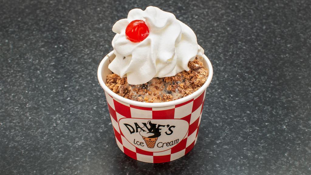 Large Special Sundae · Almond Joy (fudge almonds coconut)
Strawberry Shortcake (angel food cake strawberries)
Peanut Butter Cup (fudge peanut butter sauce peanut butter cups)
Mexican (chocolate syrup Spanish nuts)
