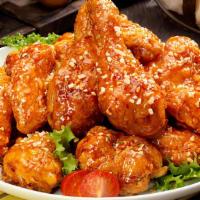 치킨 파티윙  / Fried Party Wings · Deep fried chicken wings and drumsticks with homemade sauce.