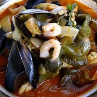 해물 짬뽕탕 전골 / Jjambbong Tang · Spicy. Spicy assorted seafood and vegetables stew.
