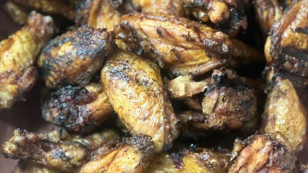 Smoked Chickee Wings · Choice of 6 or 12 smoked chicken wings served with celery, carrots, and ranch dressing on the side. Choice of sauces: dry, buffalo, BBQ or any combination
(we recommend having the wings dry with sauce on the side for dipping).