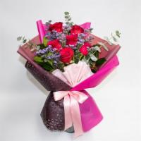 City Vibe · Hot pink Theme Bouquet.
Bouquet contains Hot pink rose and eucalpytus.
Standard contains 6 h...