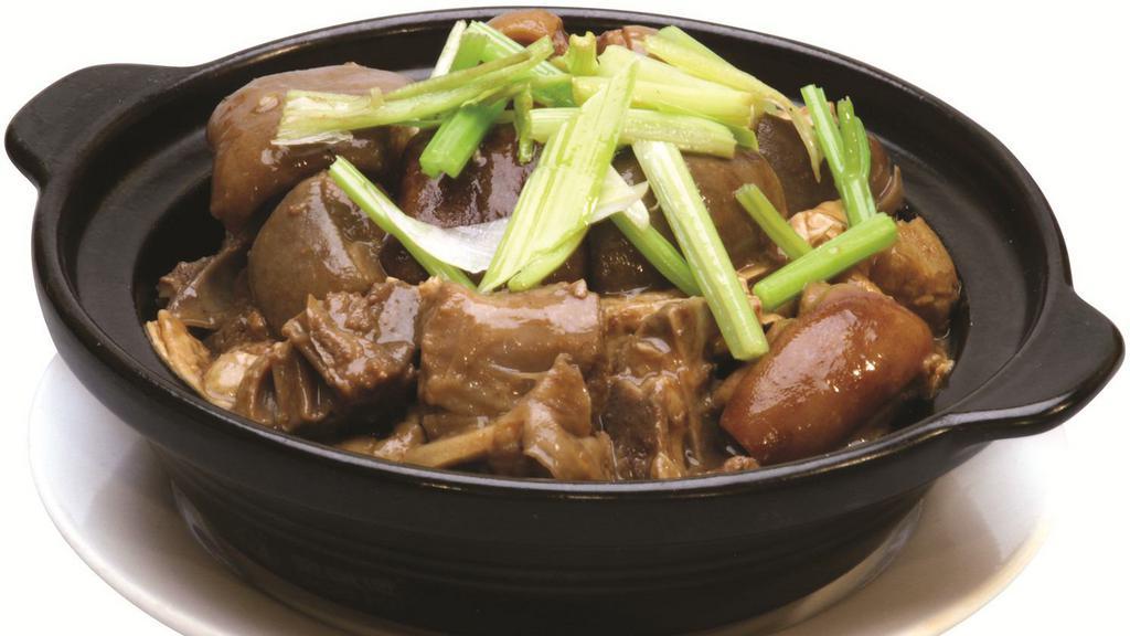 House Special Lamb Stew 本樓羊腩煲 · 