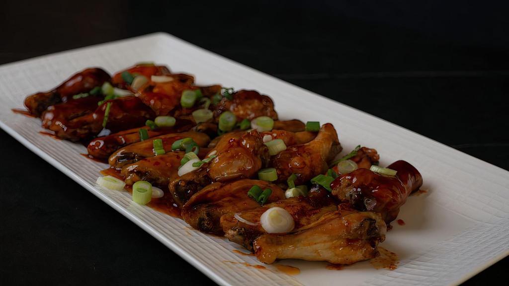 Bbq · Wings covered with a classic house BBQ, honey sauce.
