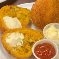 Coxinha De Frango Com Catupiry · Chicken croquette with cheese.