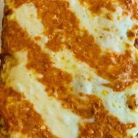 Pop-Pop'S Special · Thin Sicilian crust, mozzarella and extra plum tomato sauce topped with mozzarella cheese.