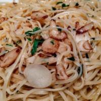 Spaghetti With Garlic & Oil · Spaghetti with garlic and Partana Olive Oil