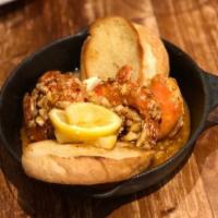 Cajun Garlic Shrimp · Crispy shrimps, garlic, lemon, butter, garlic bread