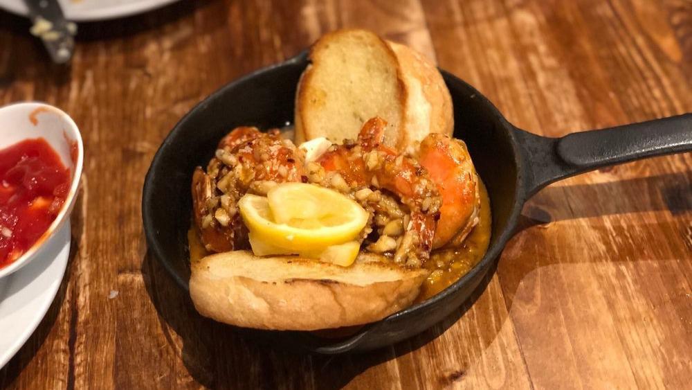 Cajun Garlic Shrimp · Crispy shrimps, garlic, lemon, butter, garlic bread