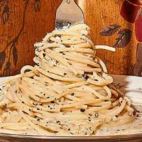 Cacio Pepe · spaghetti, pecorino romano, parmigiano reggiano, pepper black