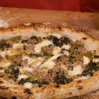 Salciccia & Friarielli · Imported smoked buffalo mozzarella, broccoli rabe, sausage, EVOO