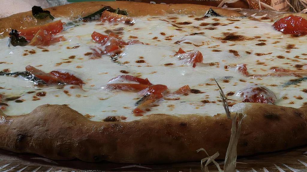 Gf Burrata Roberto Pizza · Home-made burrata, grape tomatoes, basil, extra virgin olive oil
