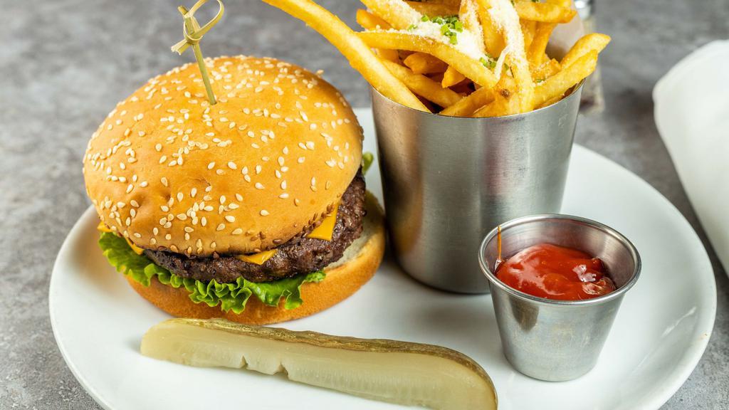House Burger · grilled black angus beef,  green leaf lettuce, vine tomato, red onion,  brioche bun, classic fries