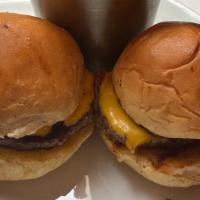 Kid Twin  Burger Sliders  · Comes with french fries