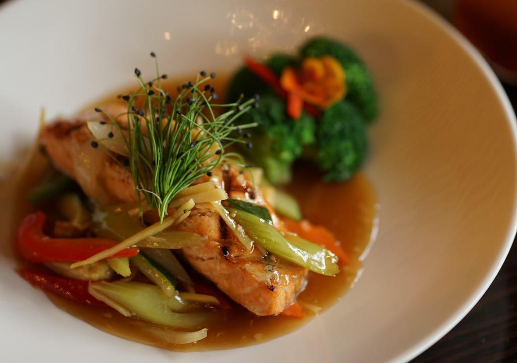 Salmon Ginger · Fresh ginger, onion, mushrooms, bell peppers, carrots, zucchini, scallions, and celeries in ginger sauce.