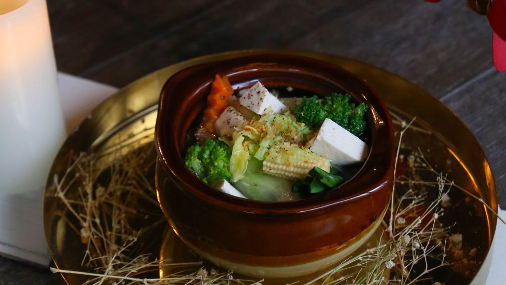 Tom Jued Vegetable (Vegetable Soup) · Vegetable soup with clear noodles, Tofu, and mixed vegetables.