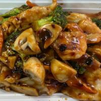 Chicken And Shrimp Hunan Style湖南鸡虾 · Hot and spicy.