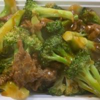 Beef With Broccoli芥兰牛(大) · Served large size with a small white rice on the side!.