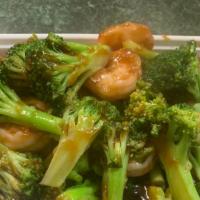 Shrimp With Broccoli芥兰虾(大) · Served large size with a small white rice on the side!.
