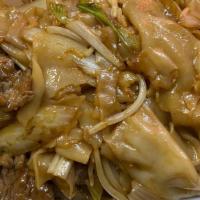 Beef Chow Fun牛河粉 · flat noodles.