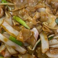 Shrimp Chow Fun虾河粉 · flat noodles.