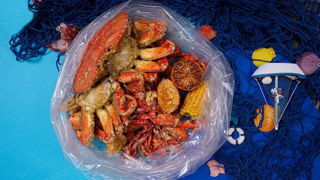 Whole Dungeness Crab (1.5 Lbs.) & Crawfish (1 Lb.) · 