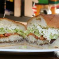 Milanesa De Pollo Torta · Breaded chicken.