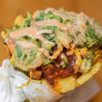 Arepa Mixta · Carne, pollo, chicharrón, camarones, aguacate y salsa rosada. / Beef, chicken, fried skin po...